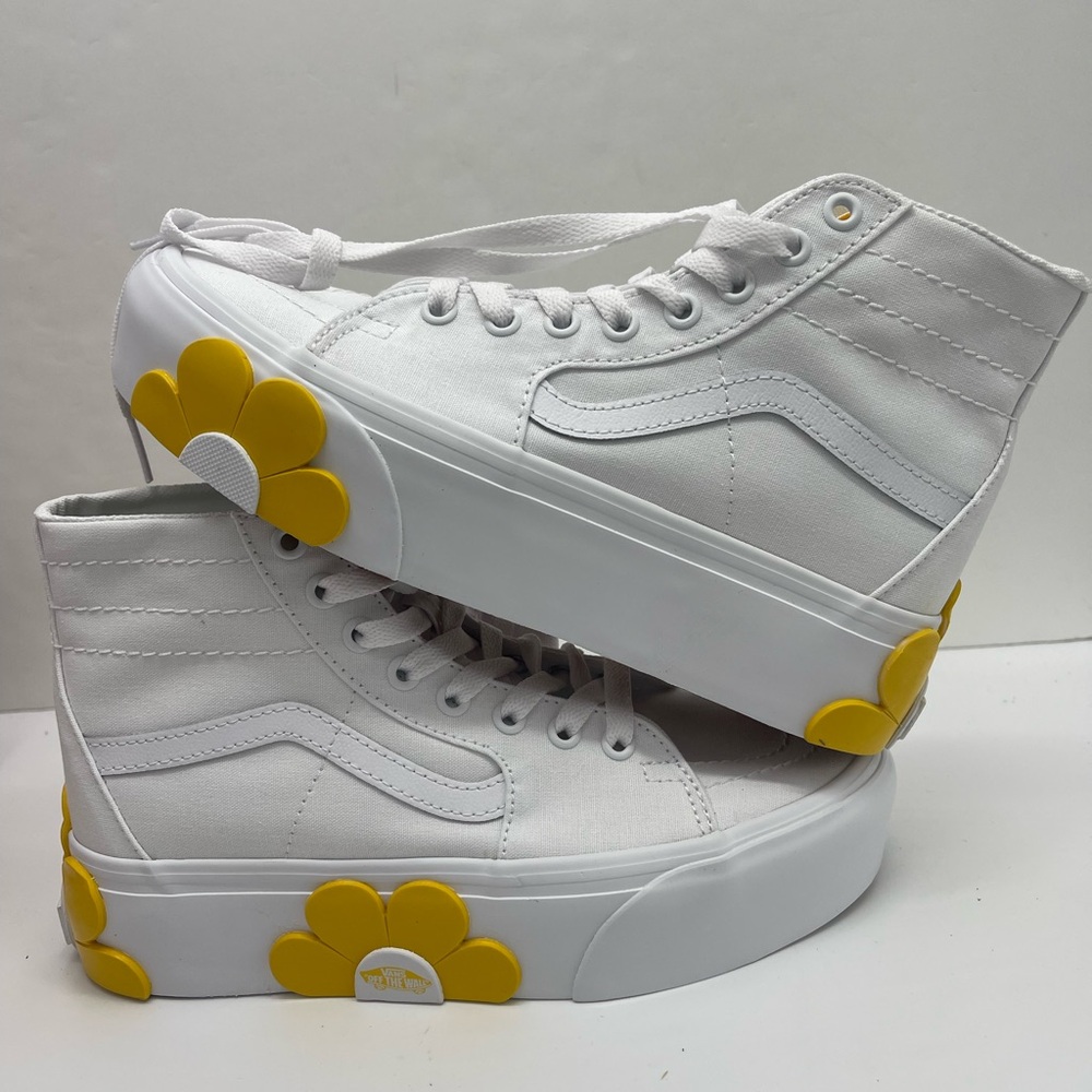 Vans Women's Sk8-Hi Tapered Stackform
True White
VN0A5JM1W00 Platform Sneakers - Picture 15 of 16